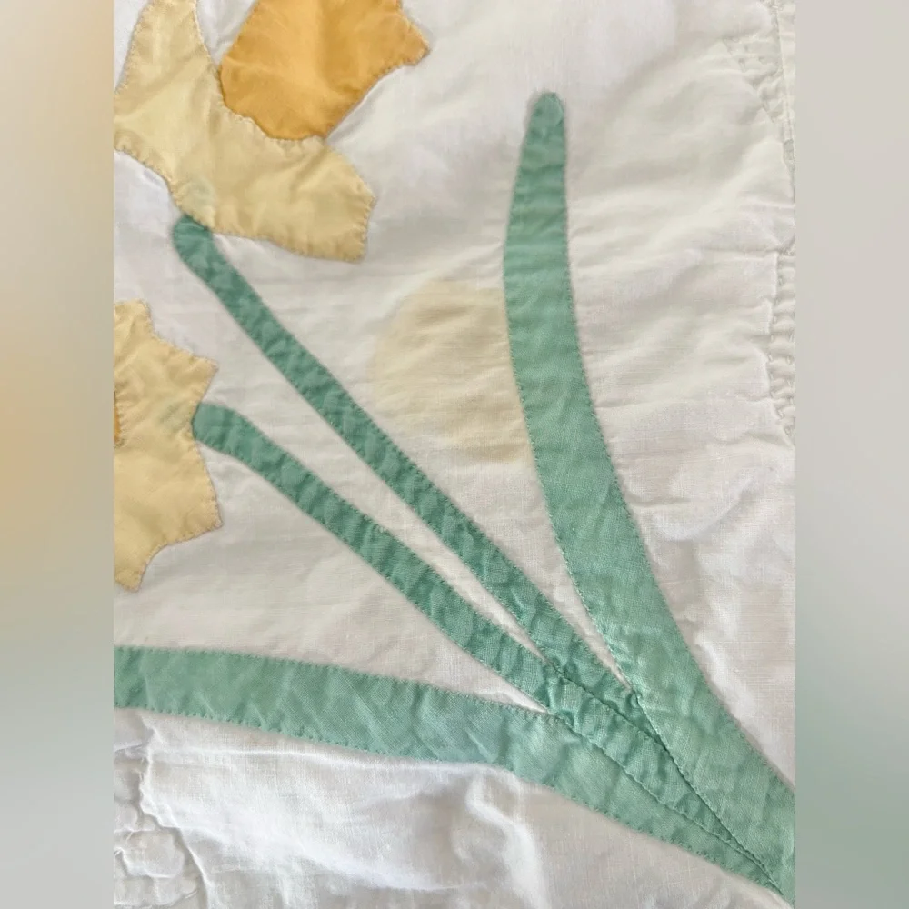 Vintage c.1930s Handmade Daffodil Appliqué Hand Stitched Quilt 66x85”